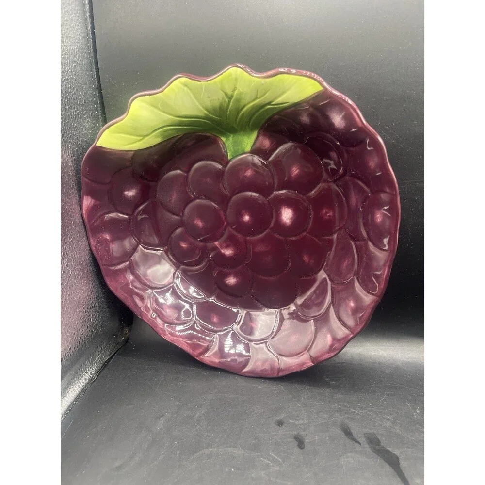 Plentiful Pantry 2006 Grape Stoneware Serving Baking Bowl Dish Purple 10”